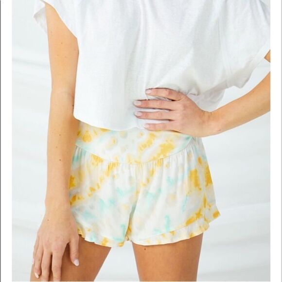 Altar'd State Pants - NWT altard state yellow blue tie dye shorts M
